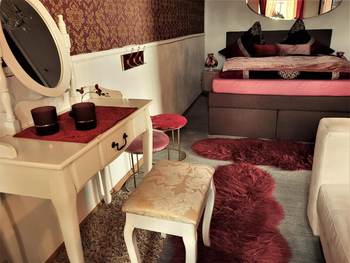 Schloss Weichs Zu Regensburg Mit 2Schlafzimmer Parkplatz Internet 75Qm Zentrum Eksteriør billede