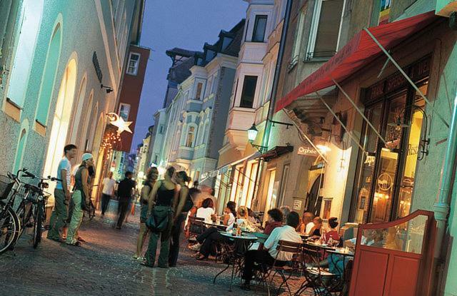 Schloss Weichs Zu Regensburg Mit 2Schlafzimmer Parkplatz Internet 75Qm Zentrum Eksteriør billede